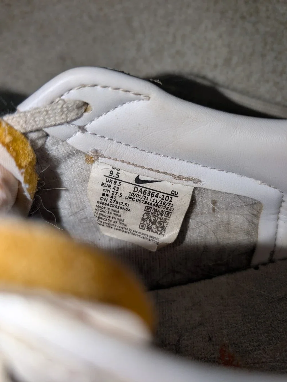 Nike Blazer White Black Low '77 Vintage Sneakers